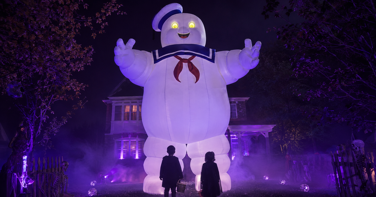 Ghostbusters Stay Puft 12-Ft Animatronic (2026): HalloweenCostumes.com First Look and Buying Guide