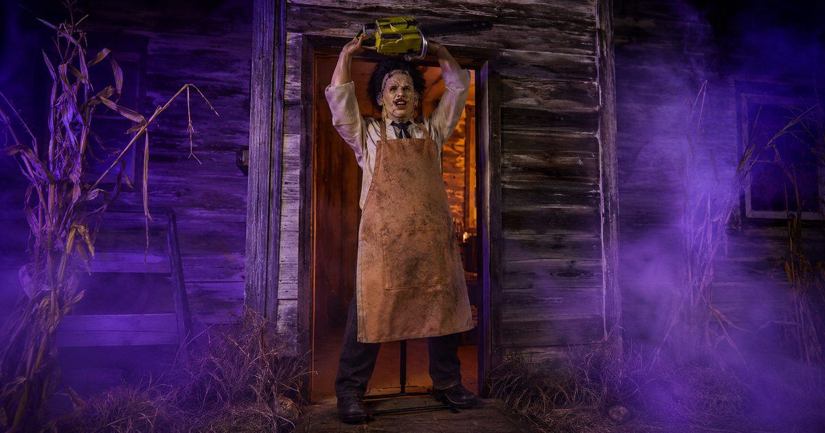 Leatherface animatronic 2026 from Halloweencostumes.com